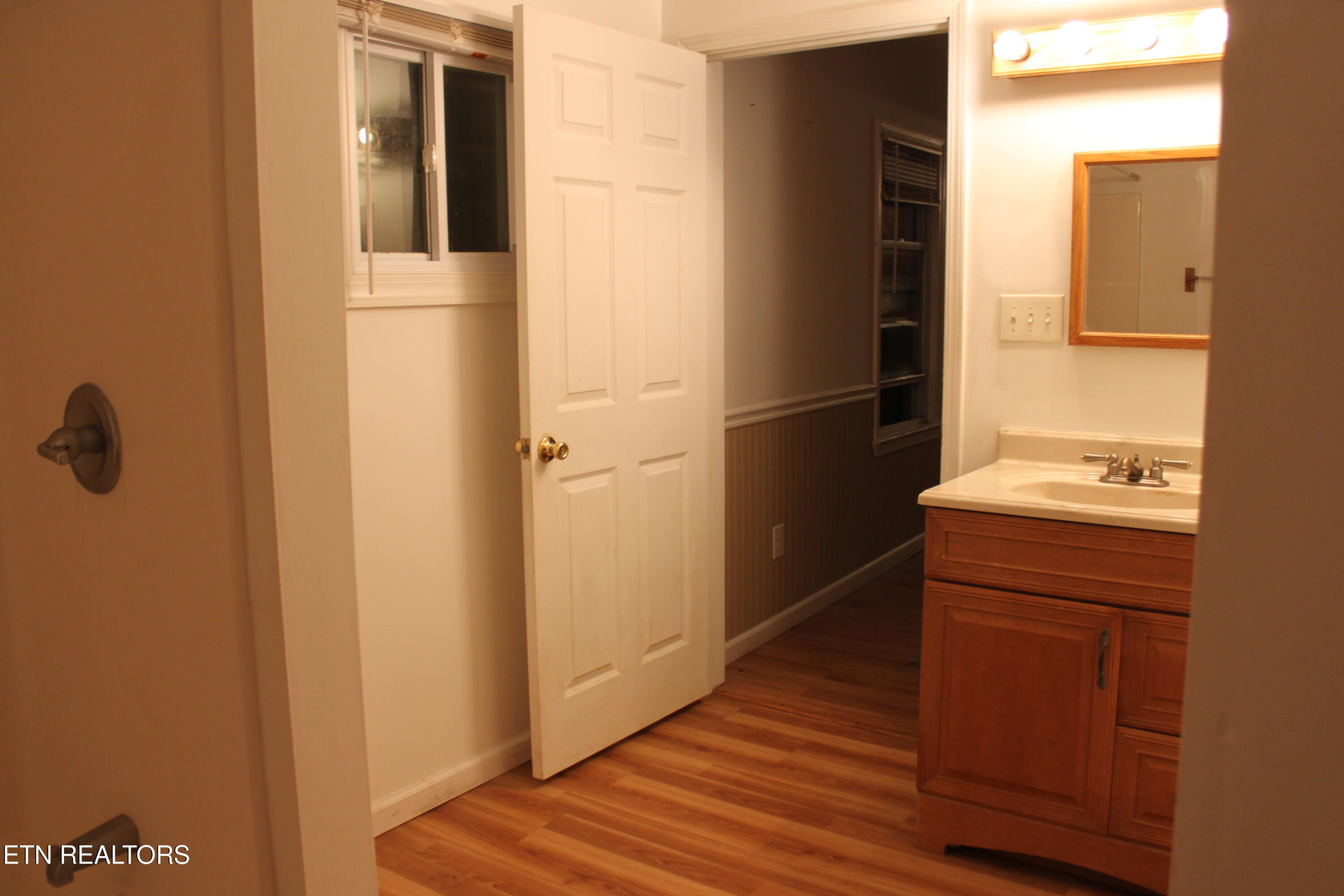 818 Medaris Street Clinton, TN 37716 - Photo 17 of 22 IMG_1728