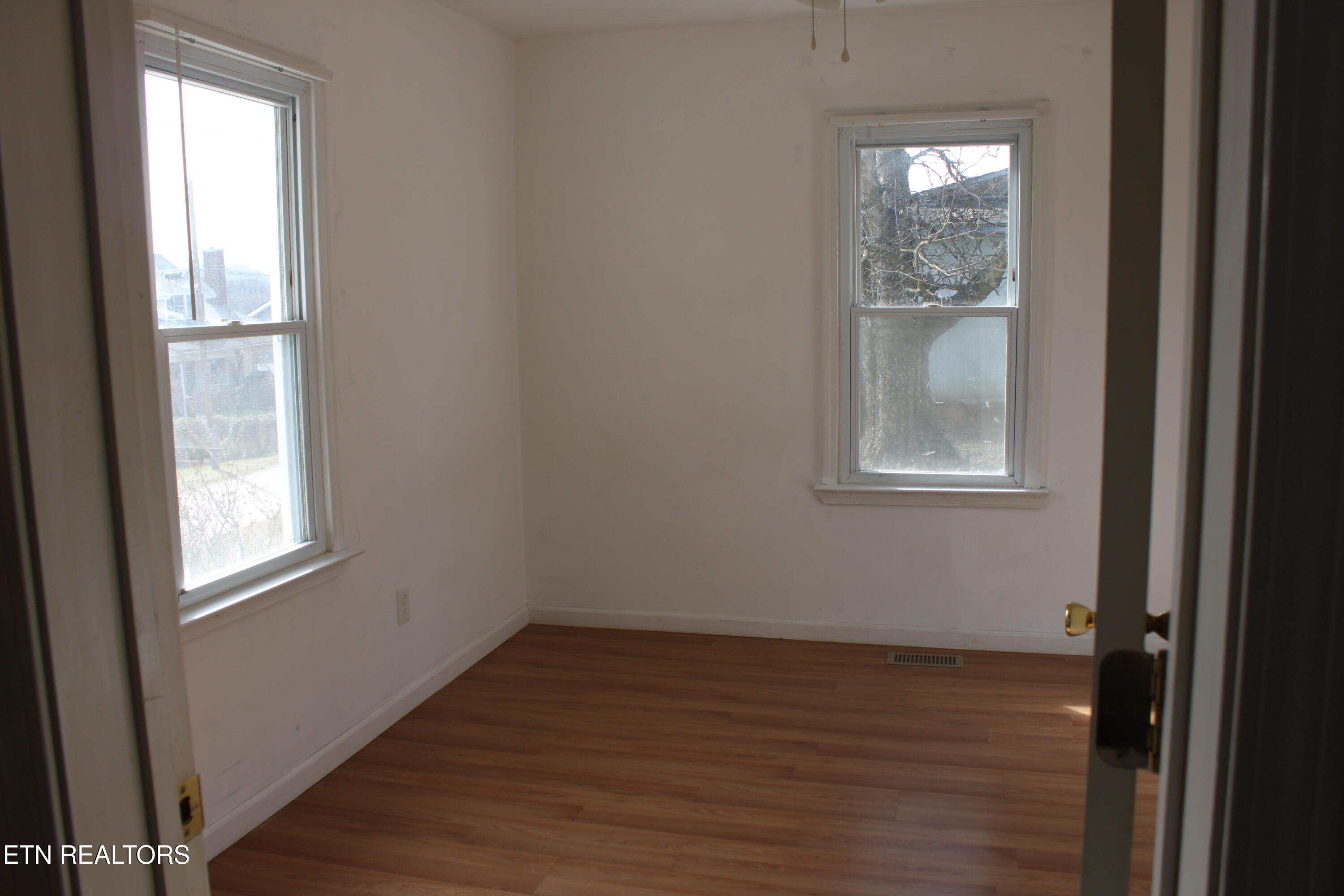 818 Medaris Street Clinton, TN 37716 - Photo 21 of 22 IMG_1738