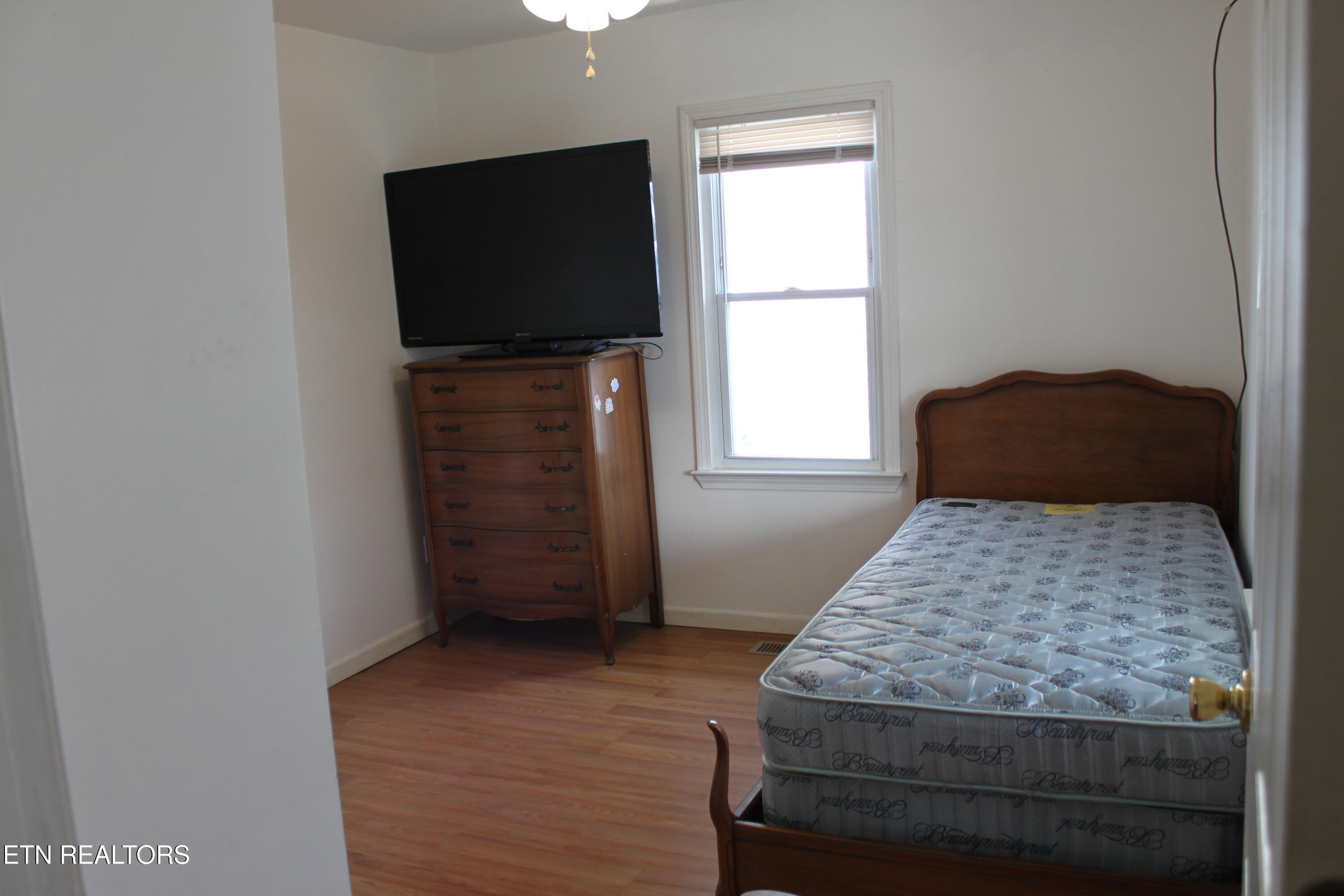 818 Medaris Street Clinton, TN 37716 - Photo 22 of 22 IMG_1740