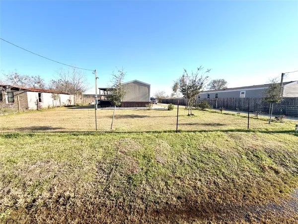 $186,000 | 310 Beaks Avenue, Eagle Lake, TX 77434