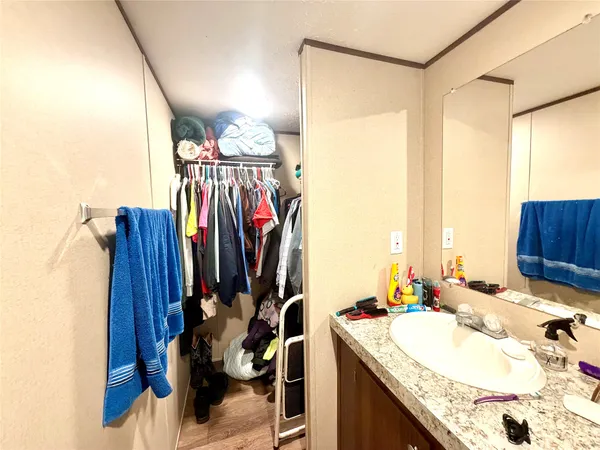 $186,000 | 310 Beaks Avenue, Eagle Lake, TX 77434