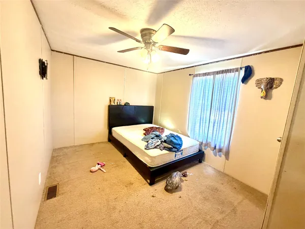 $186,000 | 310 Beaks Avenue, Eagle Lake, TX 77434