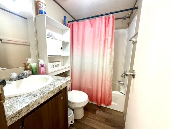 $186,000 | 310 Beaks Avenue, Eagle Lake, TX 77434