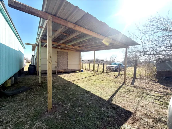 $186,000 | 310 Beaks Avenue, Eagle Lake, TX 77434