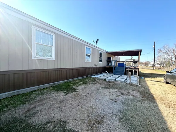 $186,000 | 310 Beaks Avenue, Eagle Lake, TX 77434