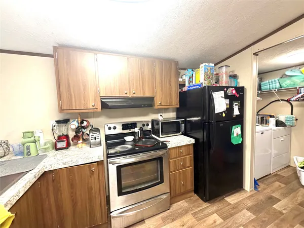 $186,000 | 310 Beaks Avenue, Eagle Lake, TX 77434