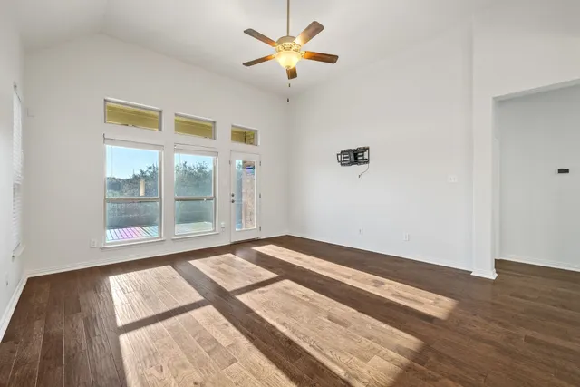 $2,850 | 22209 Cross Timbers Bend, Lago Vista, TX 78645