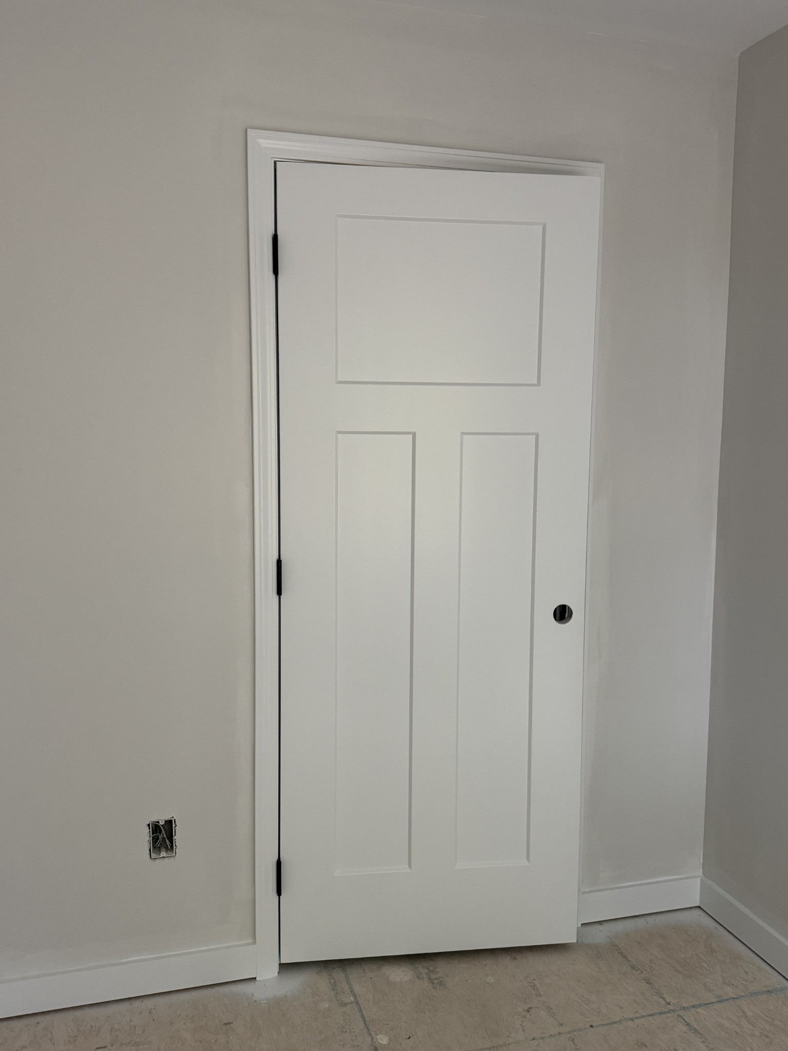 709 Hunt Street Winchester, TN 37398 - Photo 4 of 6 a view of front door