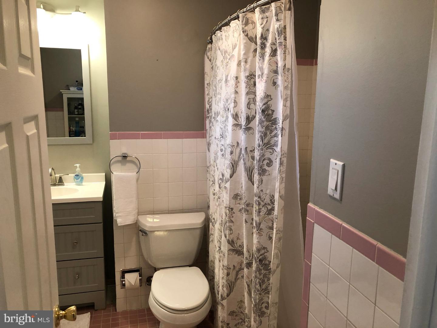 9214 Burbank Road Philadelphia, PA 19115 - Photo 17 of 24
