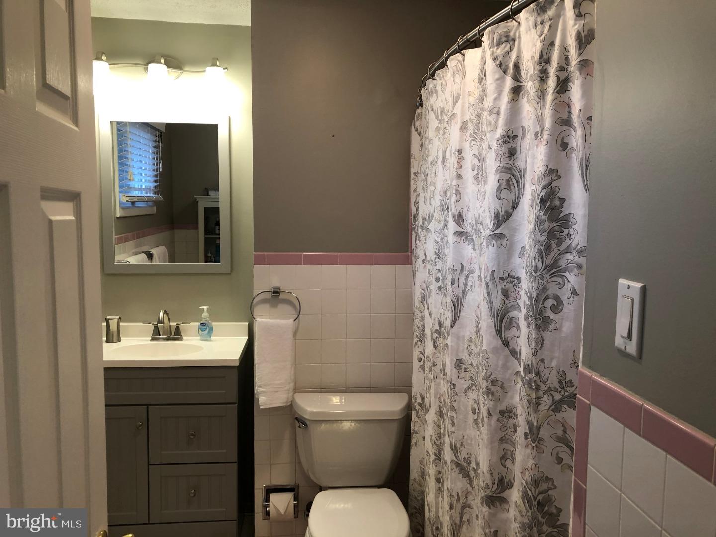9214 Burbank Road Philadelphia, PA 19115 - Photo 20 of 24