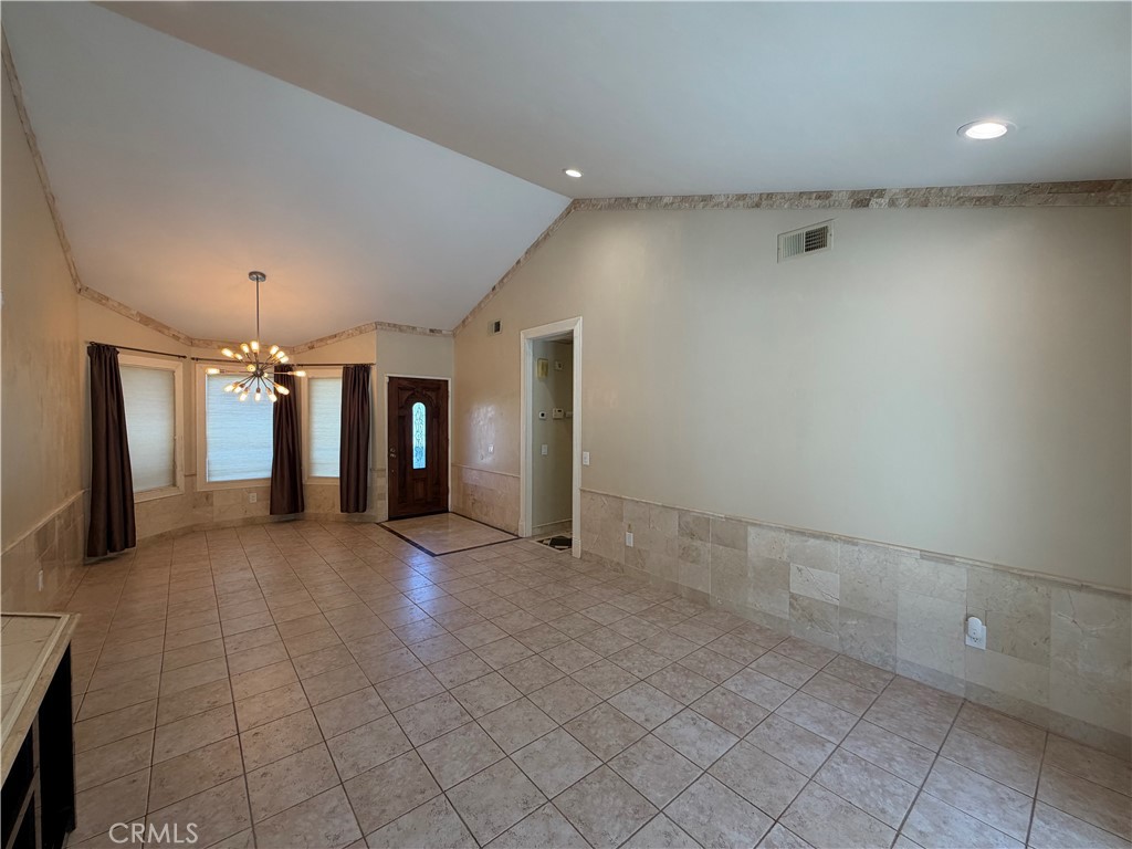 11296 Heathcliff Drive Riverside, CA 92505 - Photo 5 of 27
