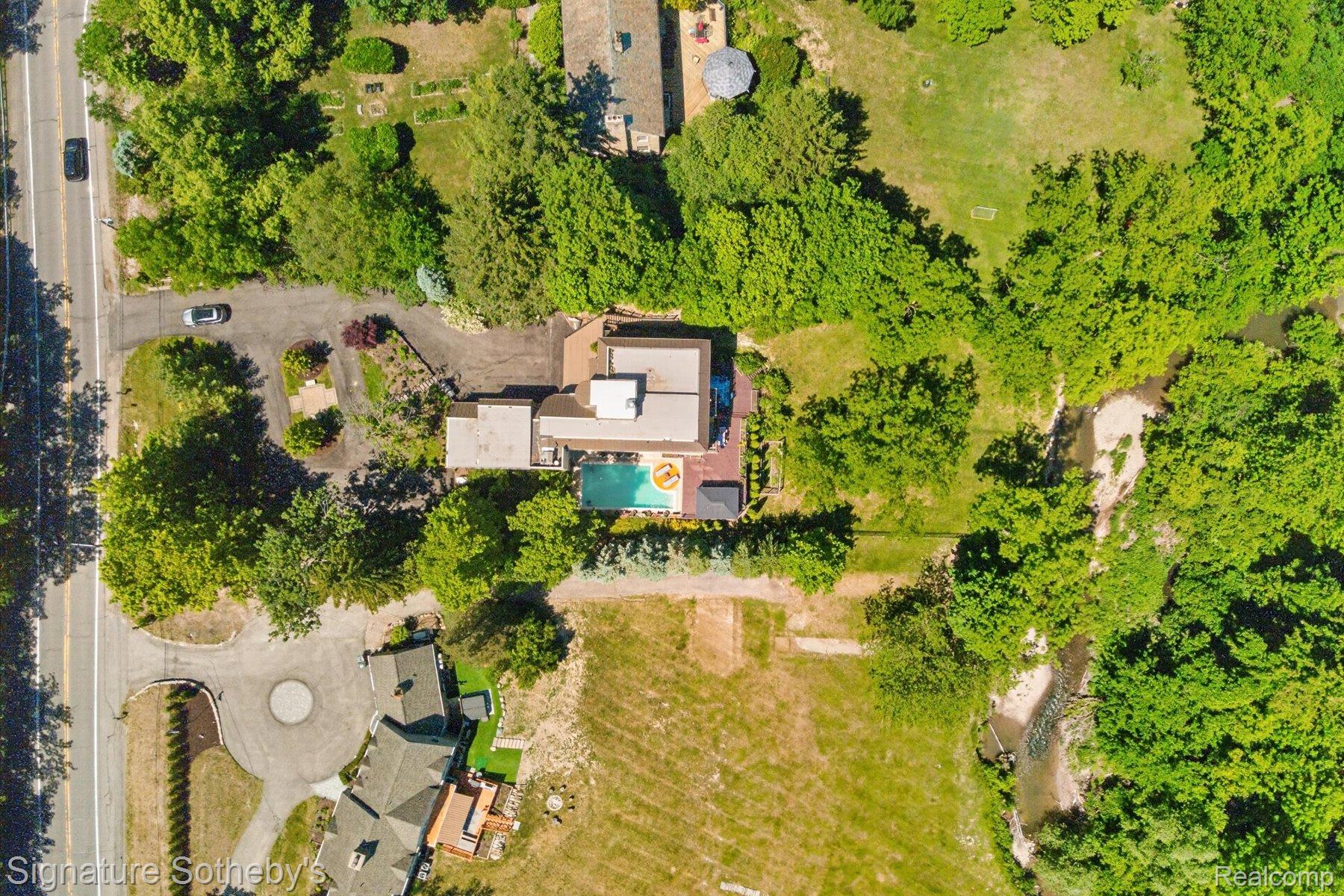 30650 Lahser Road Franklin, MI 48025 - Photo 90 of 93 092-30650-Lahser-Rd-Beverly-Hills-MI-48025-WindowStill.jpg