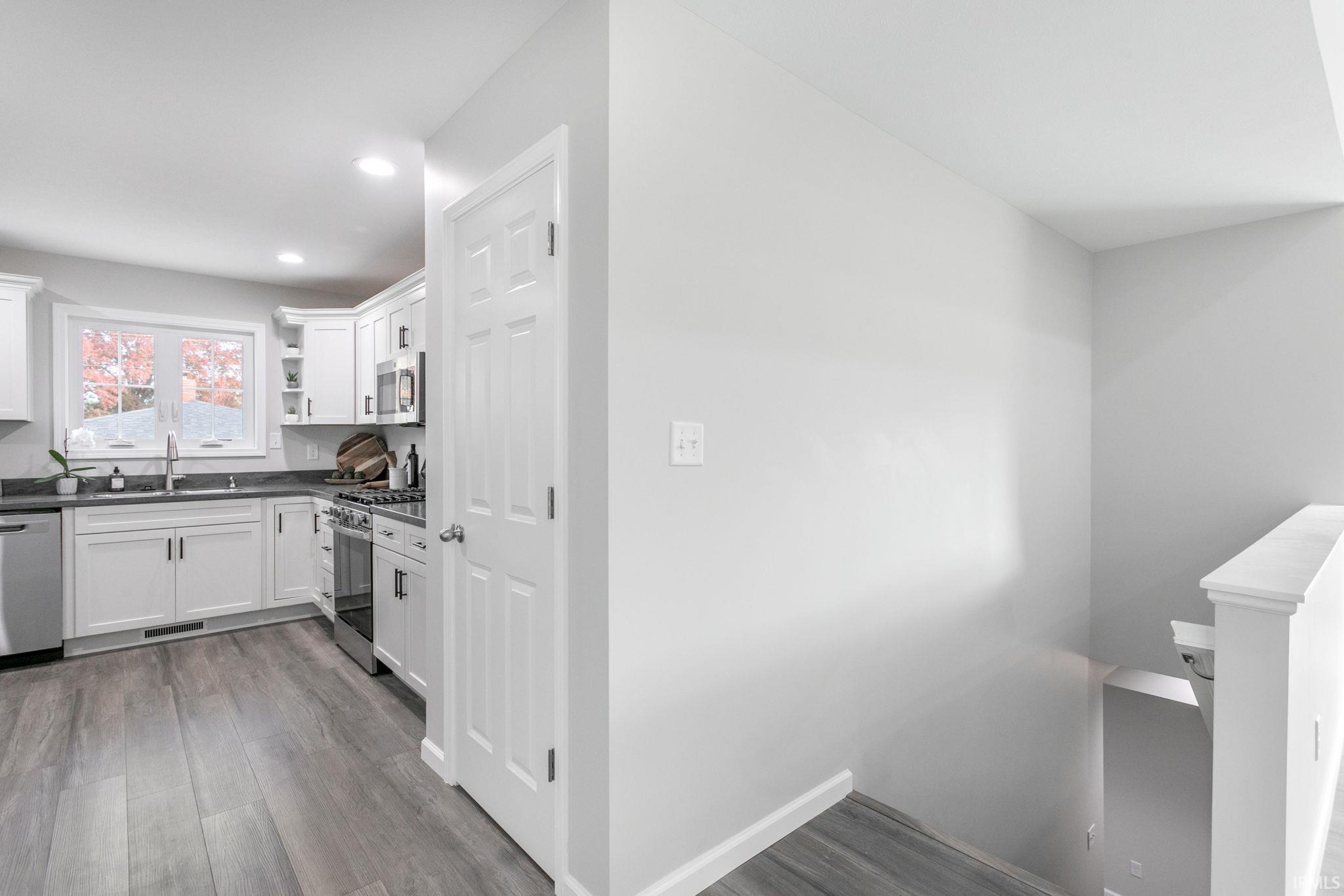 5428 Raleigh Drive South Bend, IN 46614 - Photo 13 of 33