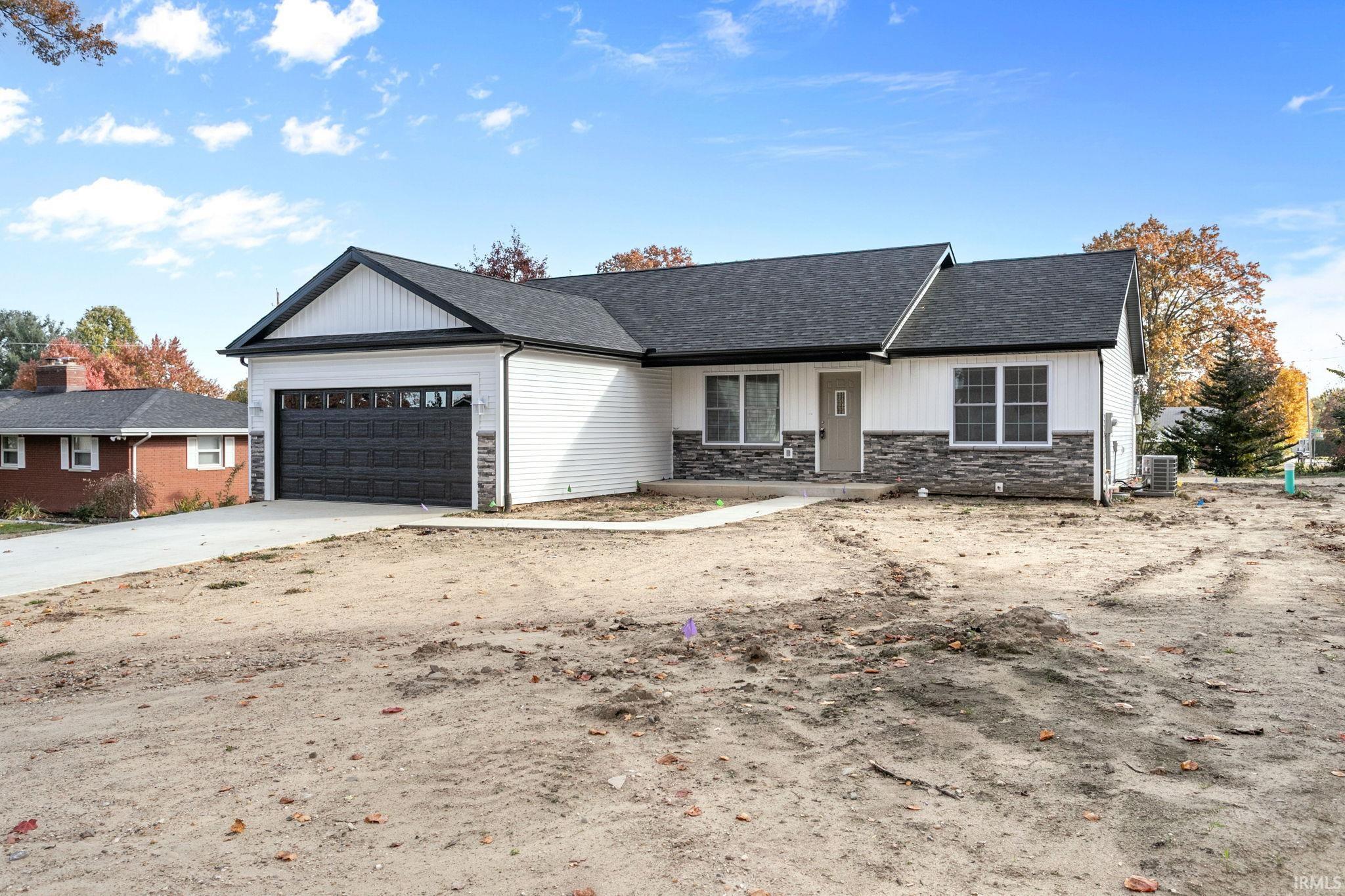 5428 Raleigh Drive South Bend, IN 46614 - Photo 3 of 33