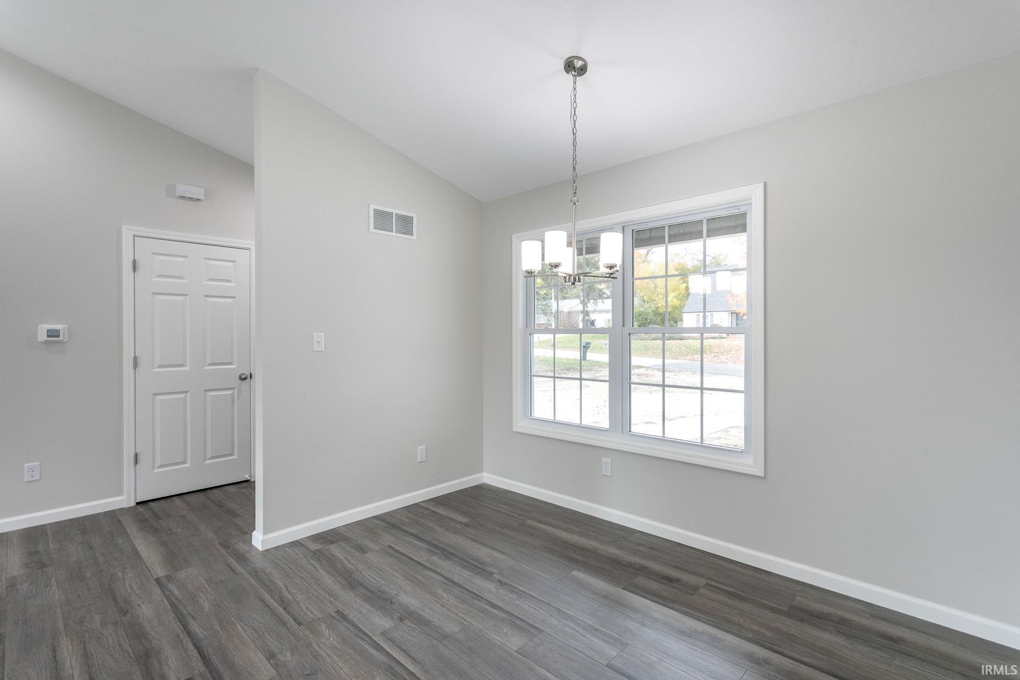 5428 Raleigh Drive South Bend, IN 46614 - Photo 5 of 33