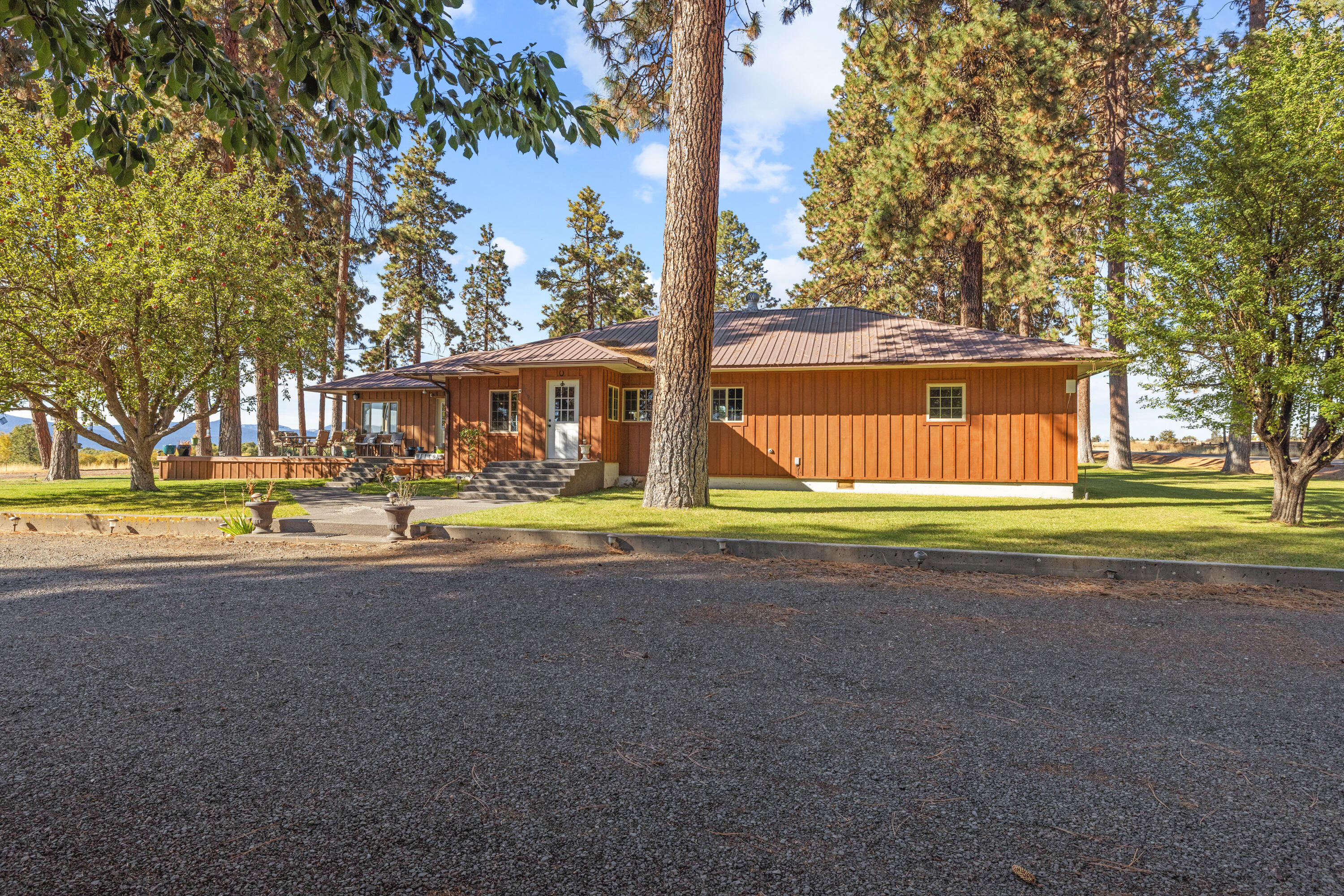 32486 Modoc Point Road Chiloquin, OR 97624 - Photo 49 of 135 32490 Modoc Point Rd-049