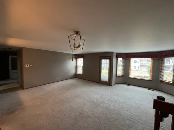 $2,399 | 1871 Fox Run Drive, Unit A, Elk Grove Village, IL 60007