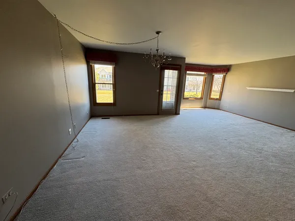 $2,399 | 1871 Fox Run Drive, Unit A, Elk Grove Village, IL 60007