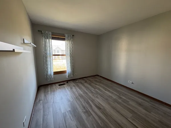 $2,399 | 1871 Fox Run Drive, Unit A, Elk Grove Village, IL 60007