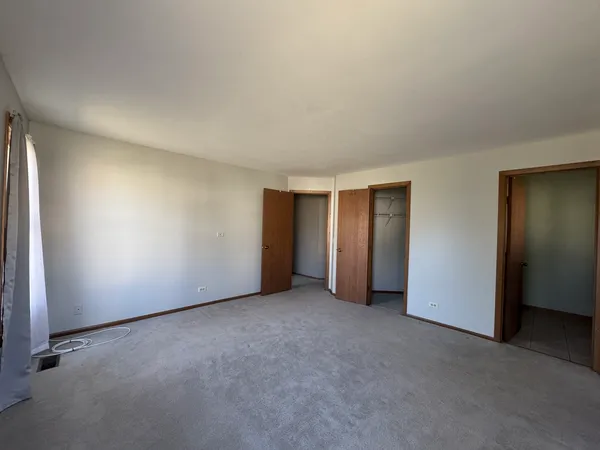 $2,399 | 1871 Fox Run Drive, Unit A, Elk Grove Village, IL 60007