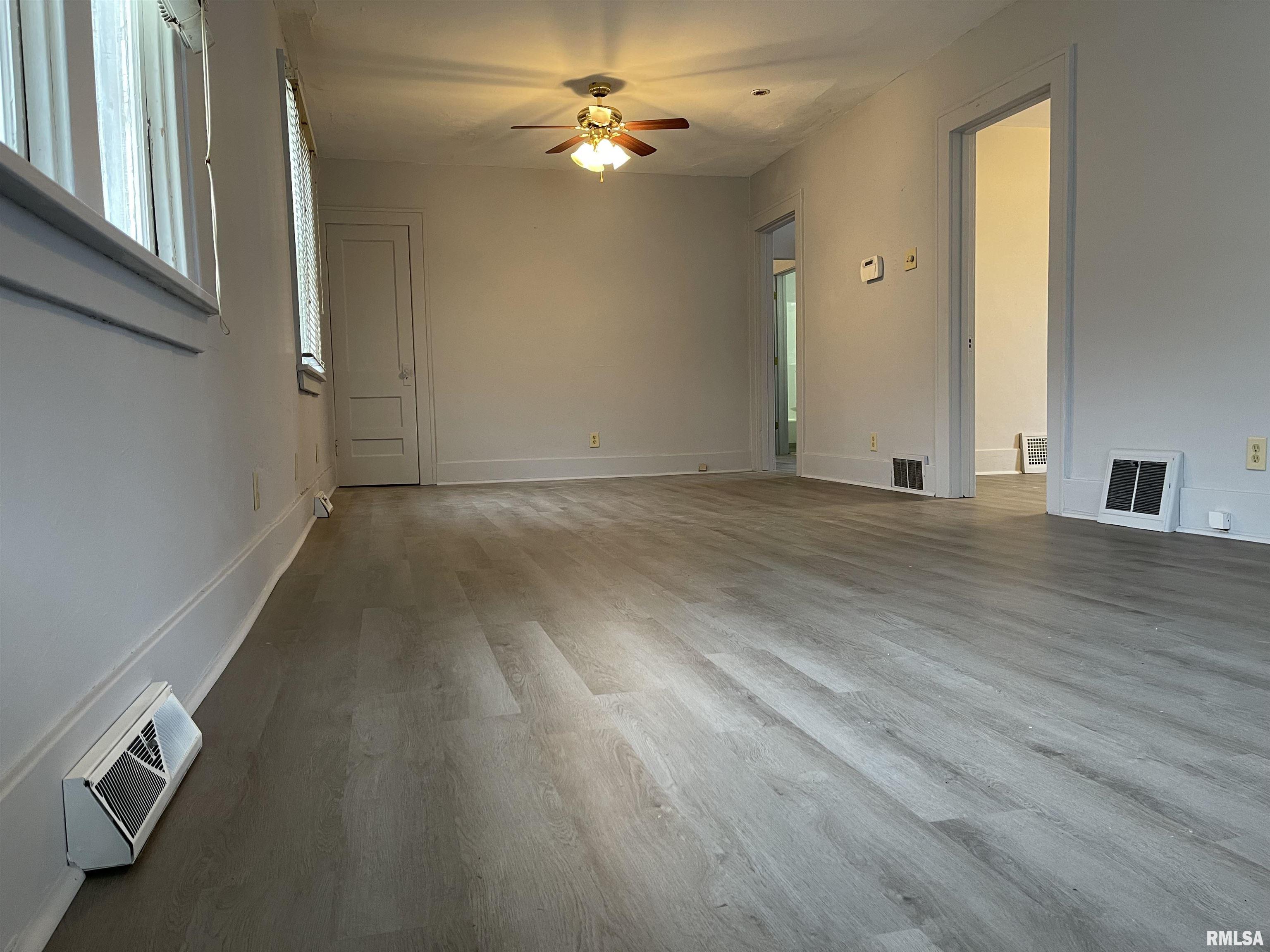 2213 South 11th Street Springfield, IL 62703 - Photo 5 of 13 Gallery Image 5