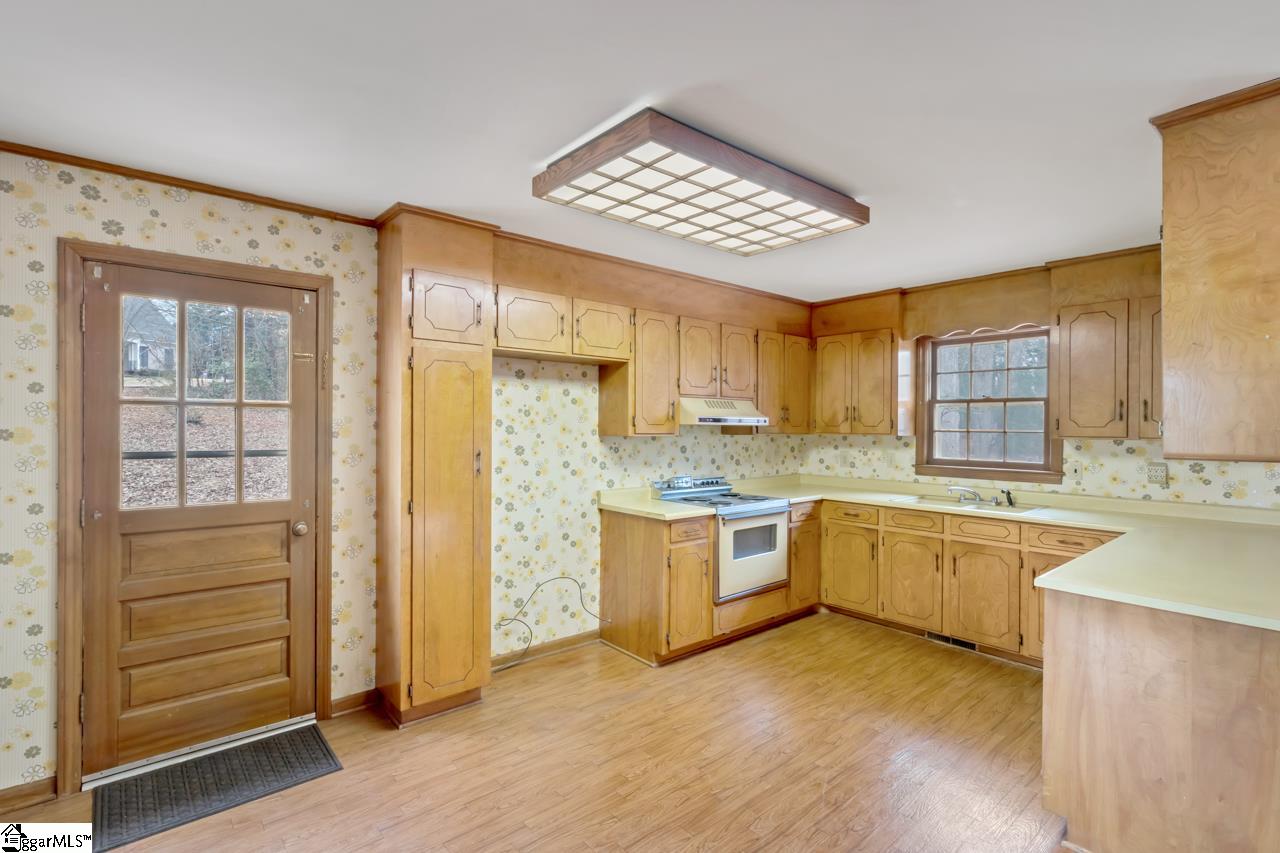 111 Waterloo Circle Greer, SC 29650 - Photo 33 of 34 Gallery Image 33