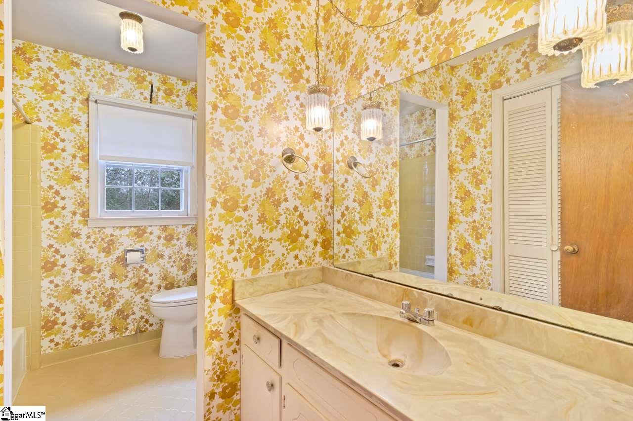 111 Waterloo Circle Greer, SC 29650 - Photo 7 of 34 Gallery Image 7