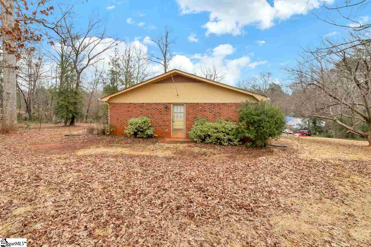 111 Waterloo Circle Greer, SC 29650 - Photo 8 of 34 Gallery Image 8