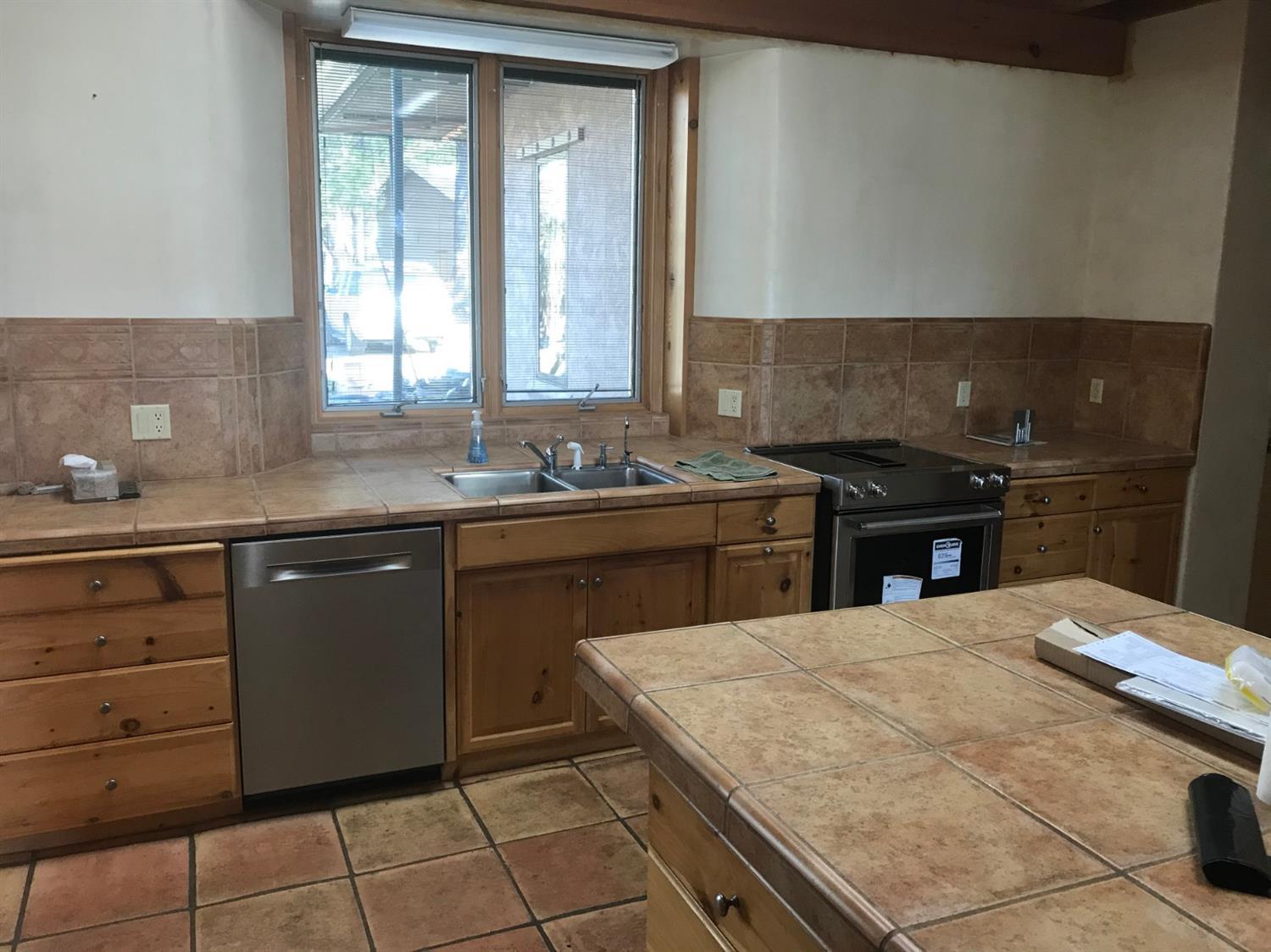 16880 Meadows Road White City, OR 97503 - Photo 10 of 35 Additional Photo