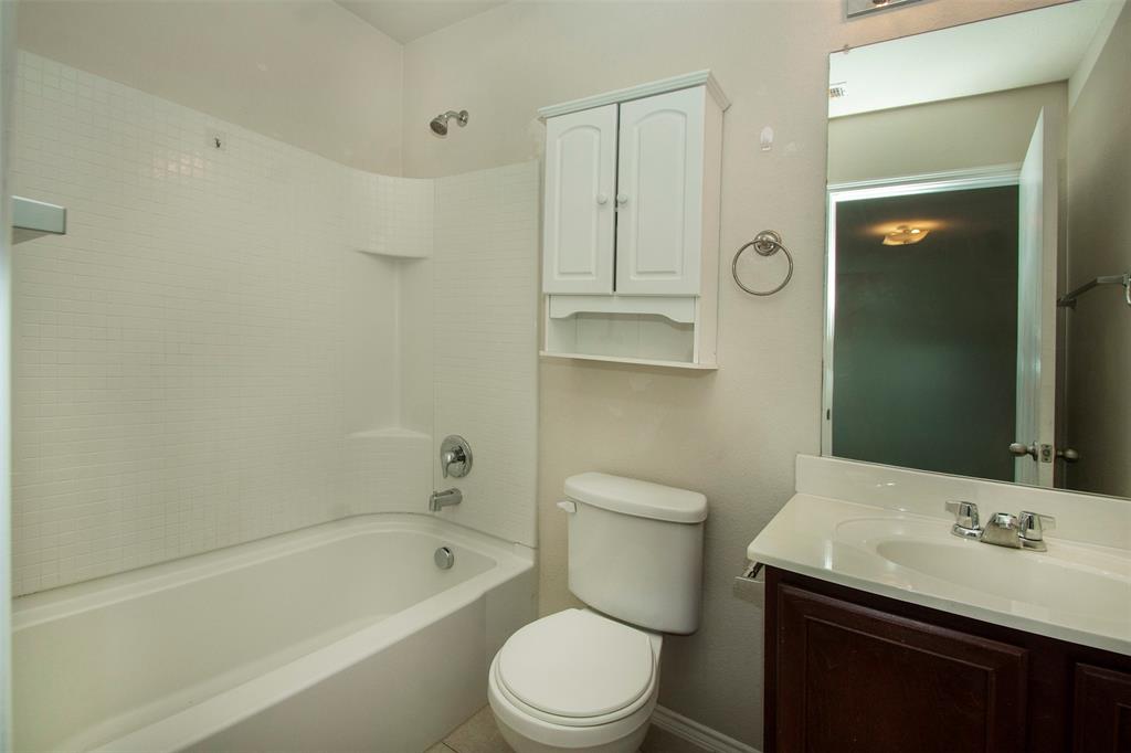 1423 Swan Ridge Drive Sherman, TX 75092 - Photo 14 of 21 Full bathroom with vanity and shower / tub combination