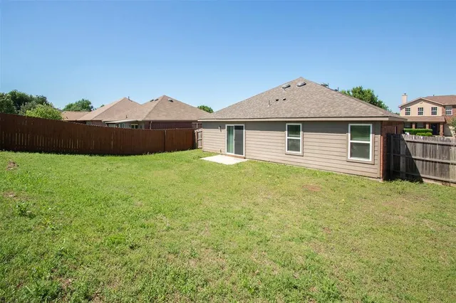 $1,545 | 1423 Swan Ridge Drive, Sherman, TX 75092