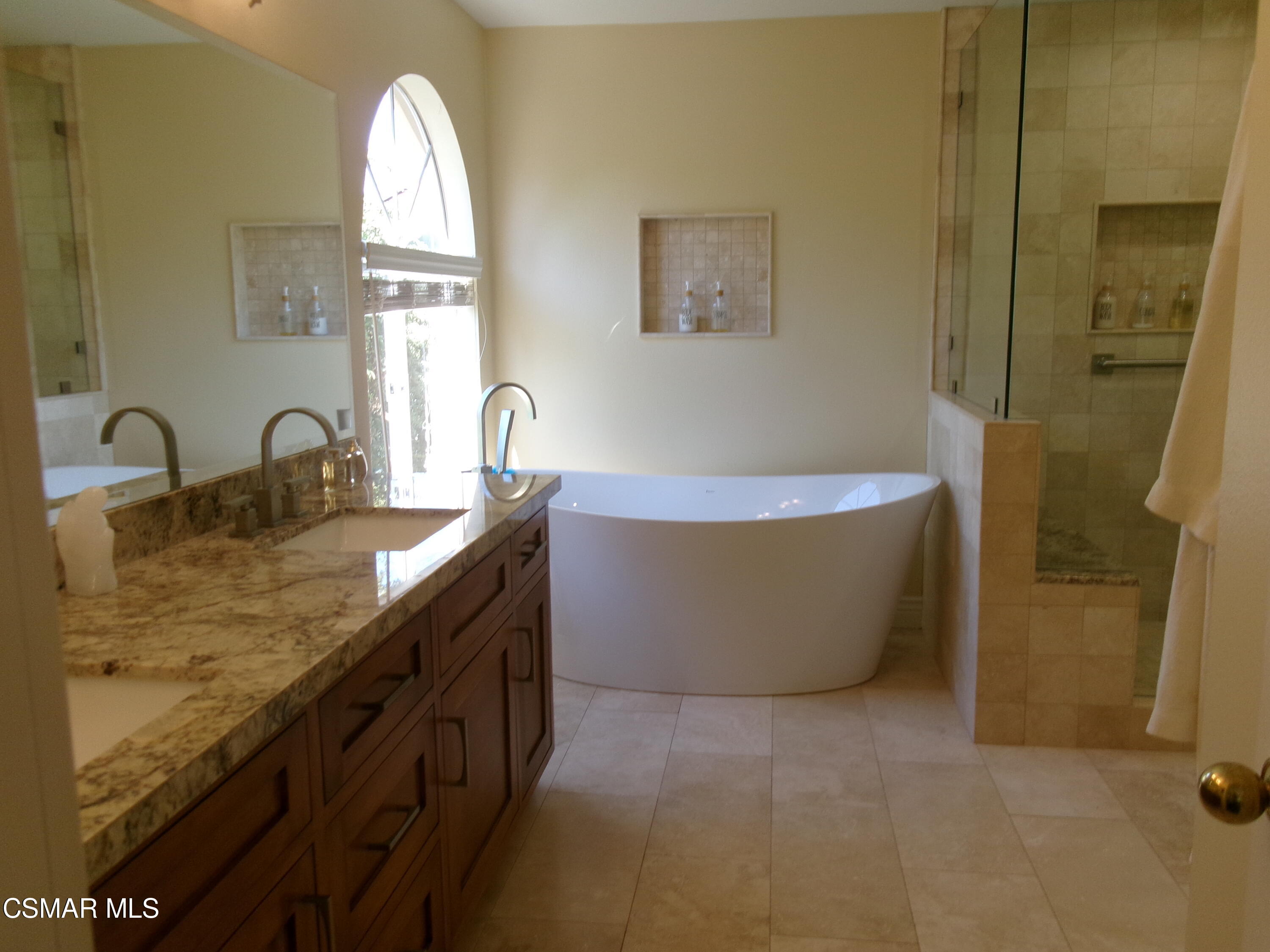 788 Devore Avenue Simi Valley, CA 93065 - Photo 32 of 92 100_4080