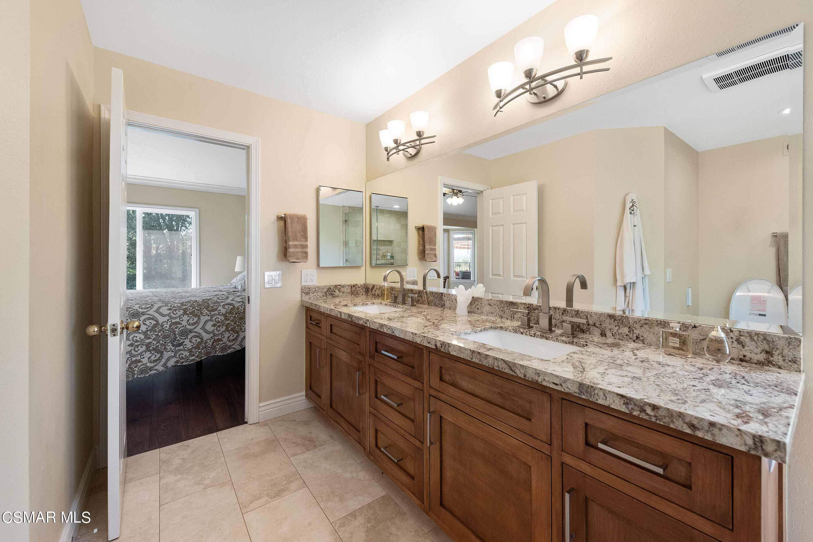 788 Devore Avenue Simi Valley, CA 93065 - Photo 55 of 92 788 Devore Ave Simi Valley-32