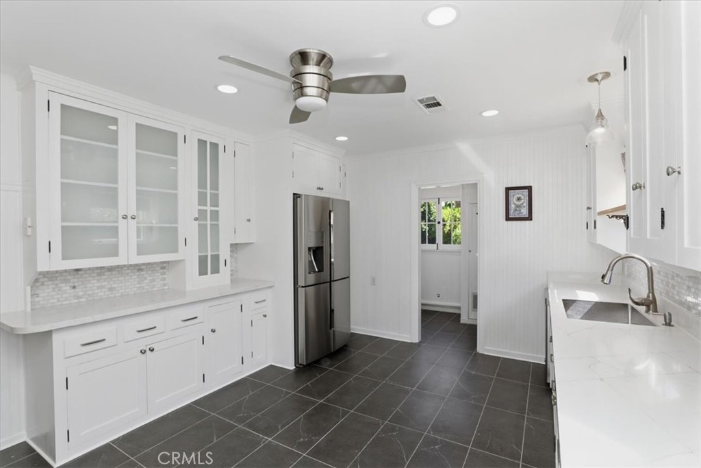 4593 Merrill Avenue Riverside, CA 92506 - Photo 14 of 34