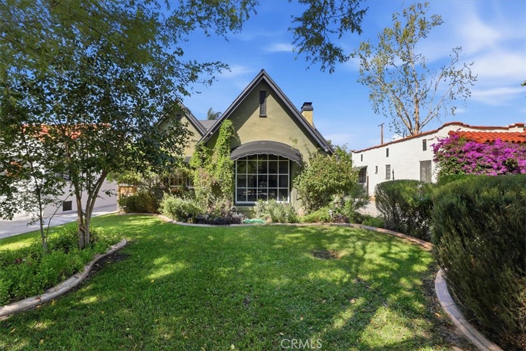 4593 Merrill Avenue Riverside, CA 92506 - Photo 3 of 34