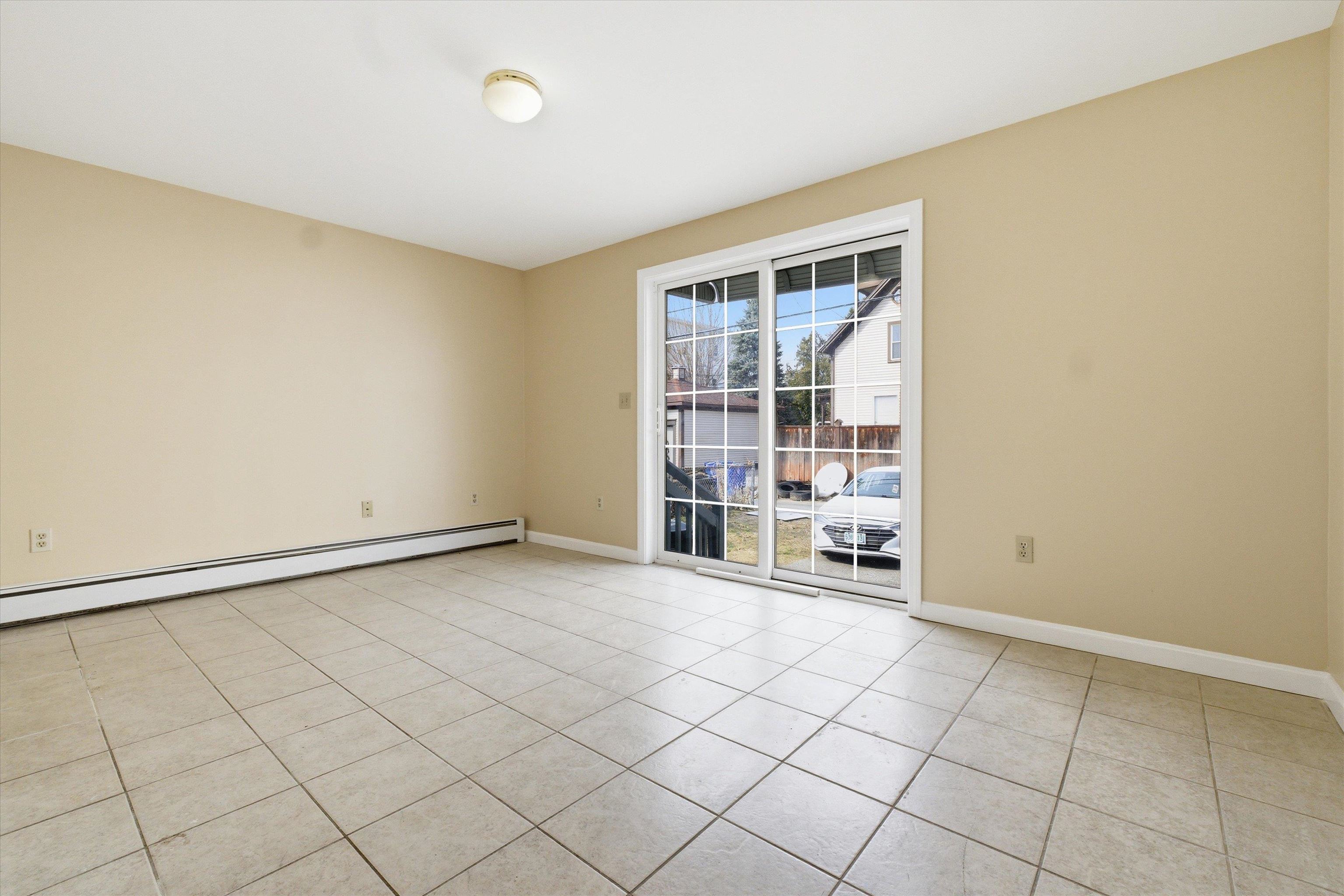 180 Spruce Street, Unit A Manchester, NH 03103 - Photo 12 of 26