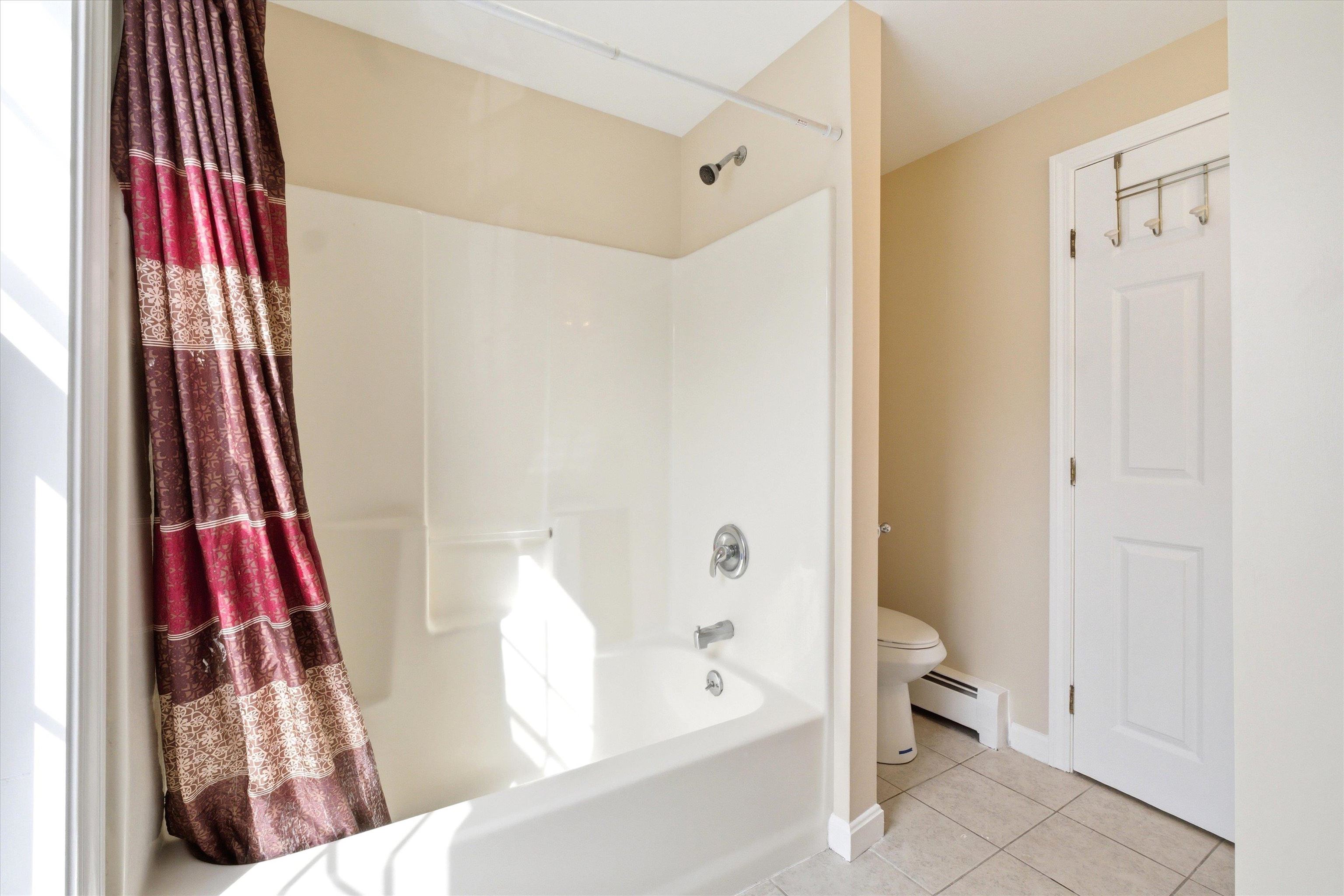 180 Spruce Street, Unit A Manchester, NH 03103 - Photo 15 of 26