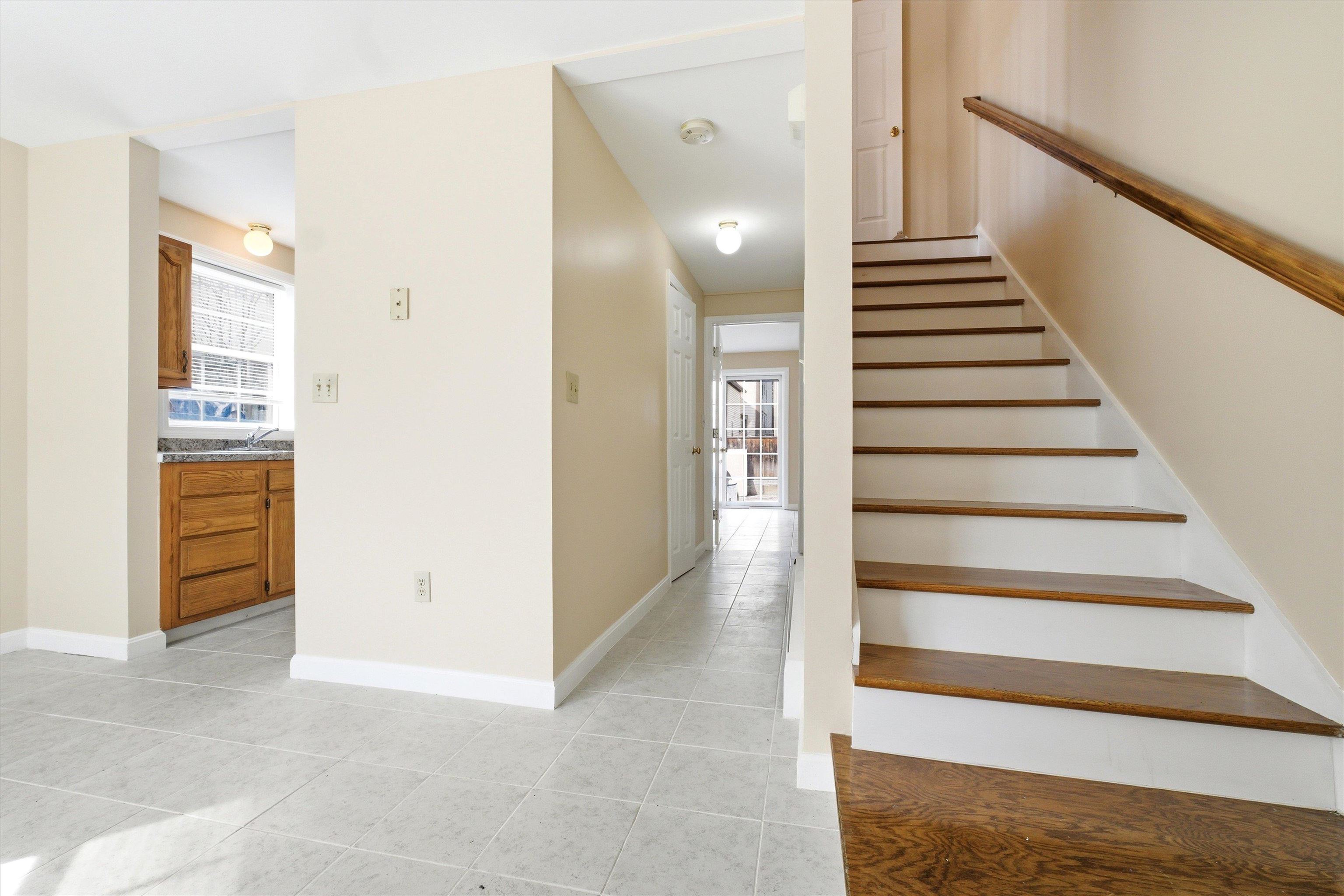 180 Spruce Street, Unit A Manchester, NH 03103 - Photo 8 of 26