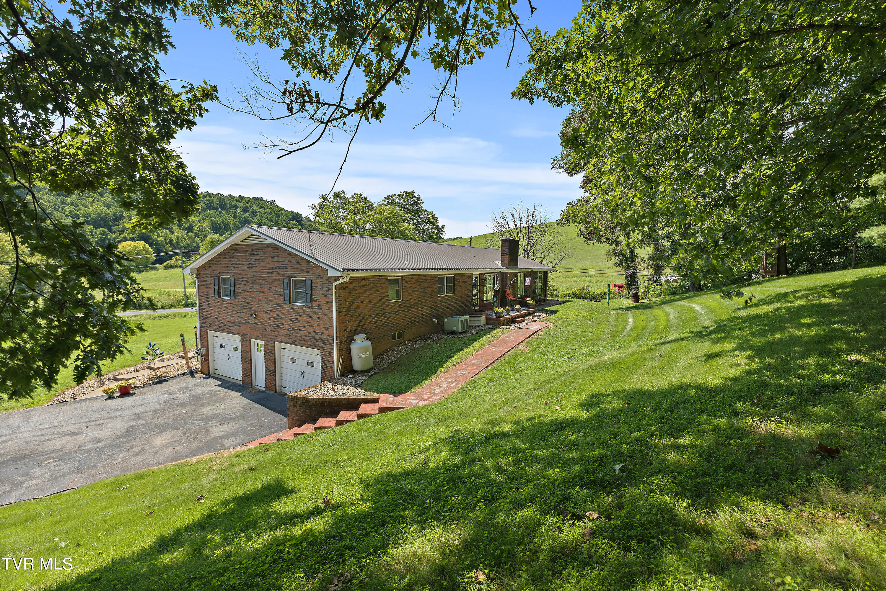 120 Rocky Branch Road Elizabethton, TN 37643 - Photo 6 of 73 128A5844