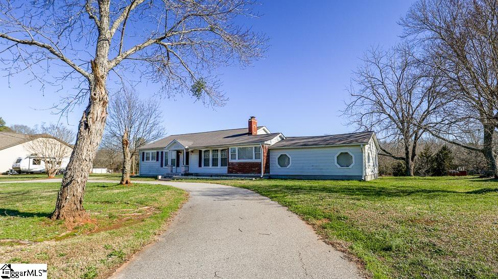 812 Old River Road Piedmont, SC 29673 - Photo 2 of 31