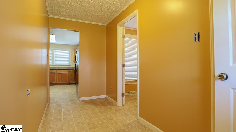 812 Old River Road Piedmont, SC 29673 - Photo 11 of 31