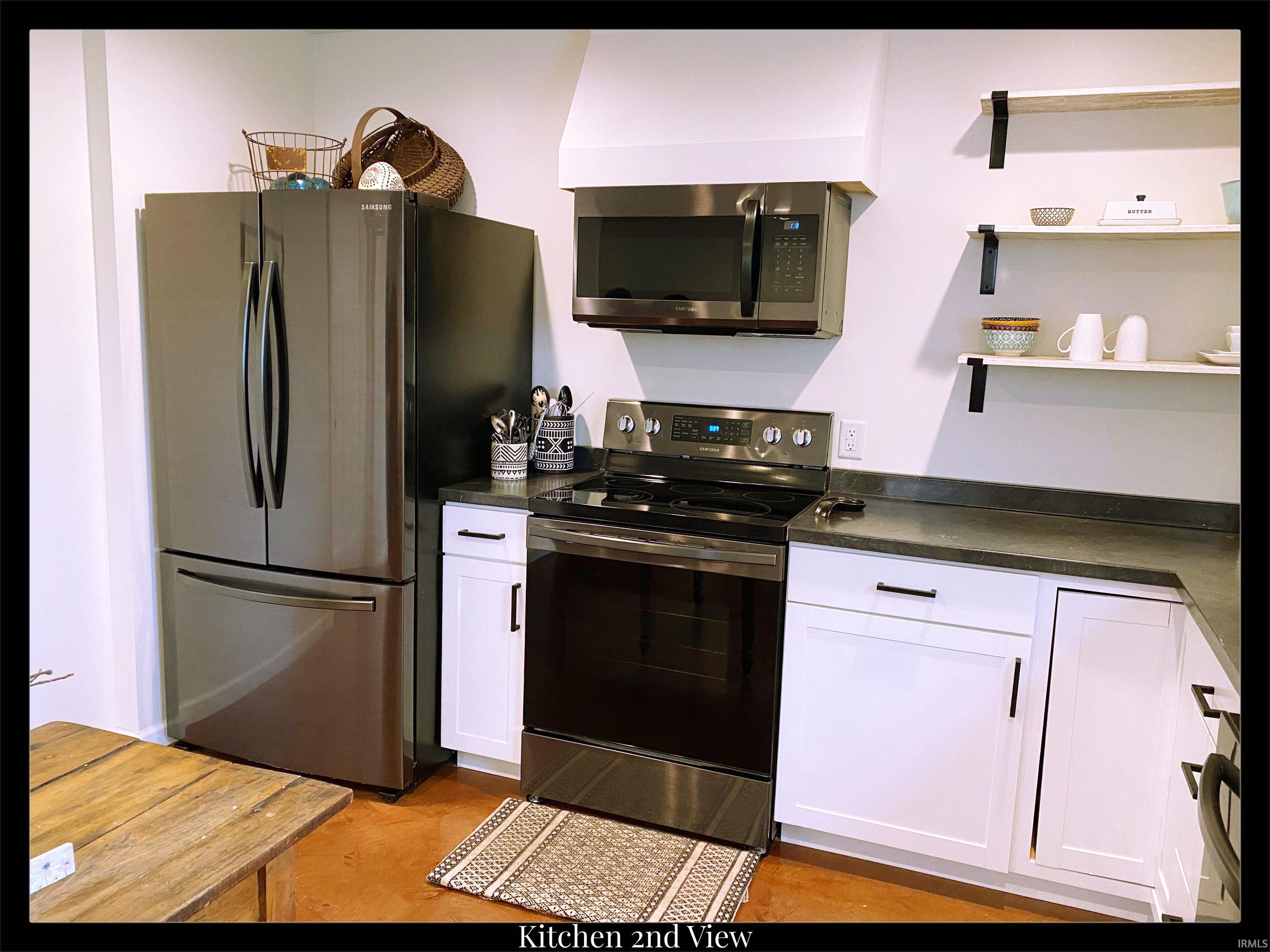 9186 South Old St Road Bloomington, IN 47403 - Photo 3 of 26 Gallery Image 3