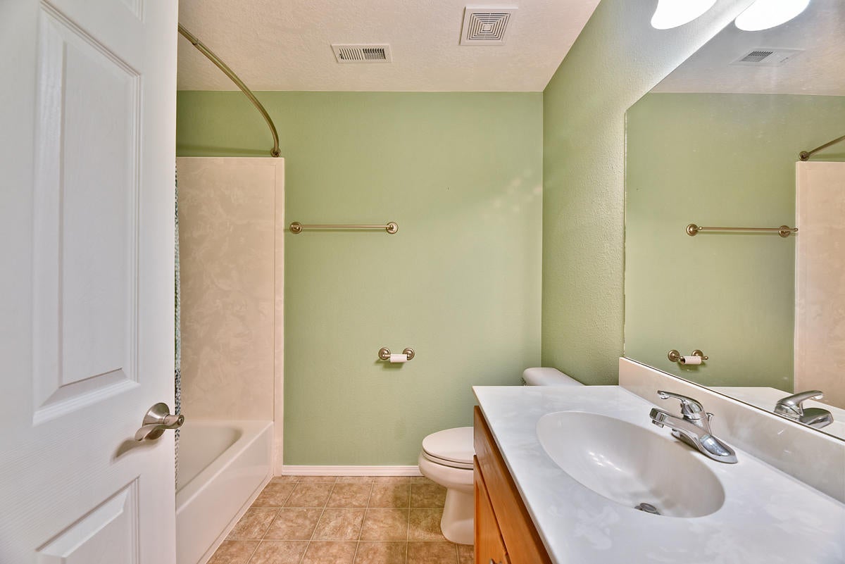 450 Midway Road, Unit 39 Medford, OR 97501 - Photo 16 of 21 DSC_0332