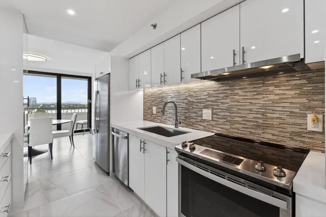 $1,195,000 | 5280 North Ocean Drive, Unit 11F, Singer Island, FL 33404