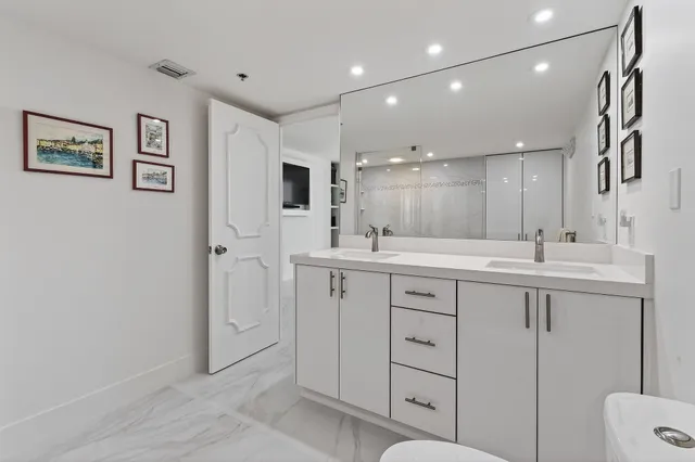 $1,195,000 | 5280 North Ocean Drive, Unit 11F, Singer Island, FL 33404