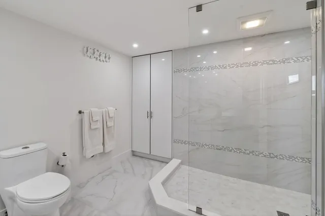 $1,195,000 | 5280 North Ocean Drive, Unit 11F, Singer Island, FL 33404