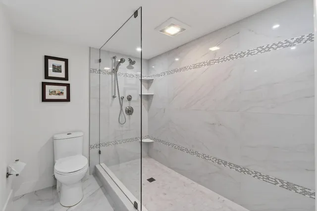 $1,195,000 | 5280 North Ocean Drive, Unit 11F, Singer Island, FL 33404