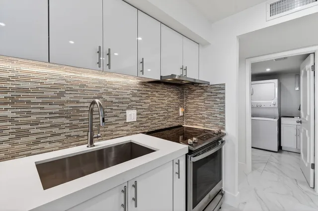 $1,195,000 | 5280 North Ocean Drive, Unit 11F, Singer Island, FL 33404