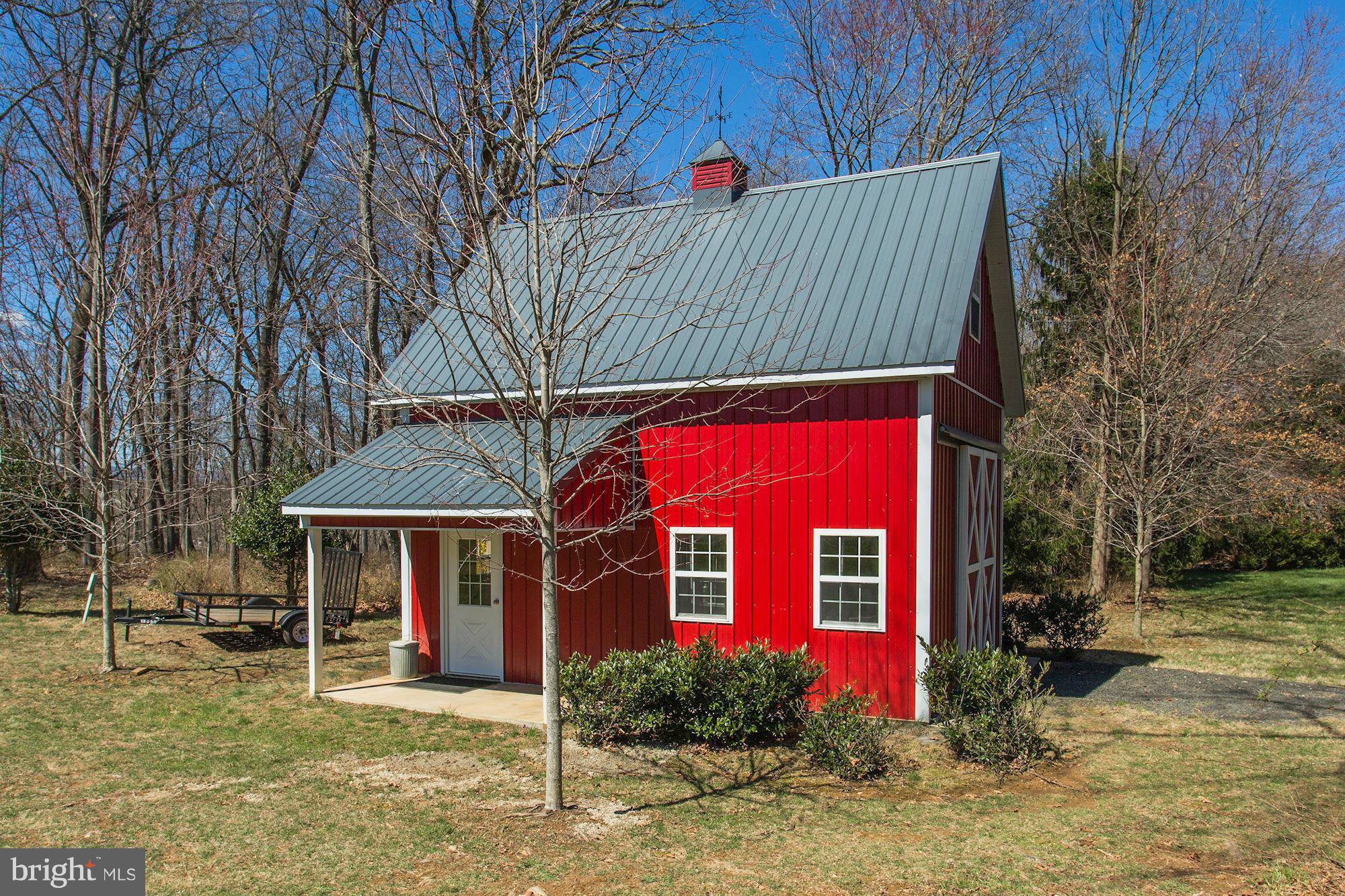 8967 Woodward Road Marshall, VA 20115 - Photo 25 of 29 1 car garage with workshop
