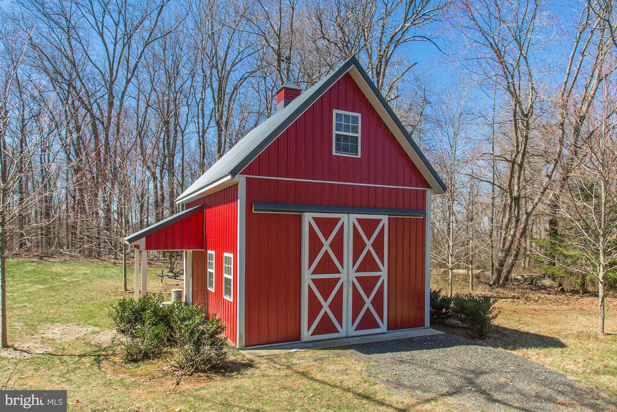 8967 Woodward Road Marshall, VA 20115 - Photo 26 of 29 1 car garage with workshop